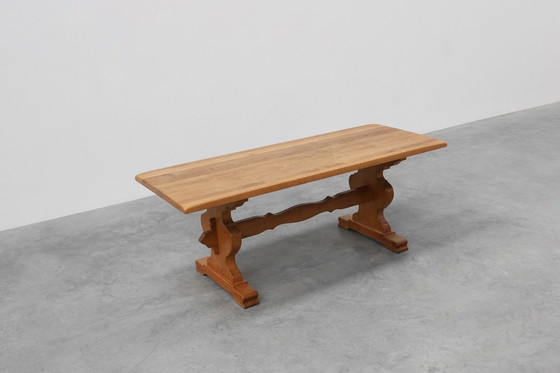 Image 1 of Französischer Eichenbodentisch des 20. Jahrhunderts mit geschwungenen Beinen und Bohlenplatte