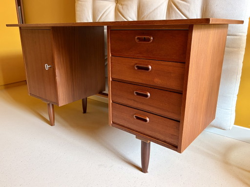 Scrivania danese vintage in teak, design di metà secolo degli anni '60.