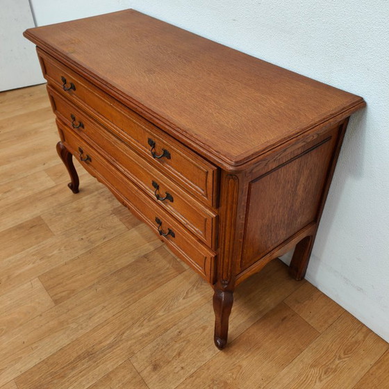 Image 1 of Vintage houten Queen Ann ladekastje dressoir ladekast