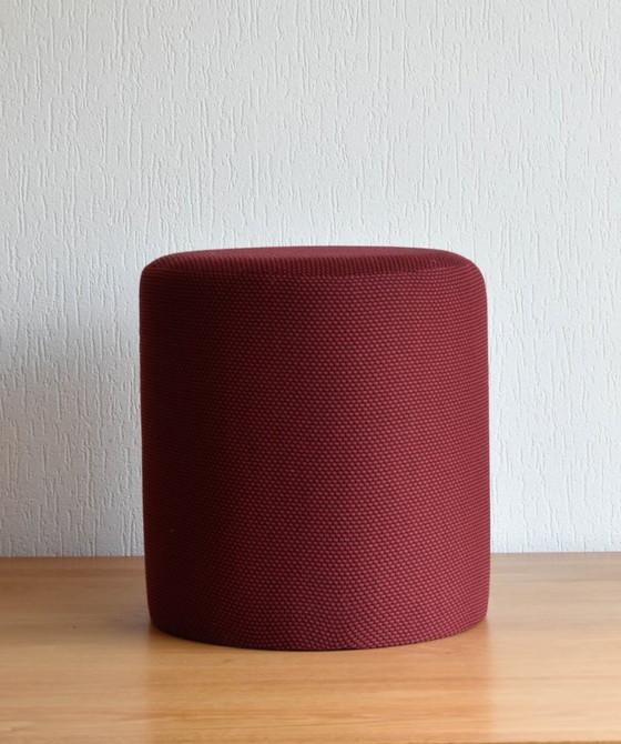 Image 1 of Pouf rotondo rosso in tessuto Kvadrat Drop – Ø37cm x H40 cm