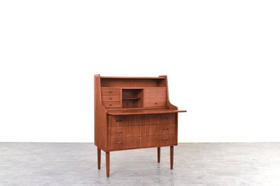 Mid-Century dänischer Teakholz Schreibtisch, 1960er Jahre., Braun, Mid Century Modern (Foto 6 von 15)