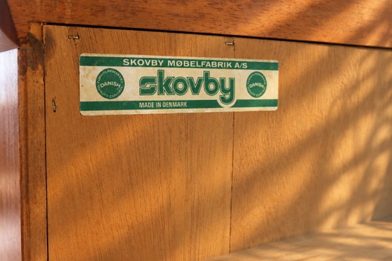 Mobile a parete vintage Skovby | Mobile ad angolo | Credenza – Vetrine, Vetro, Legno (photo 8 of 10)