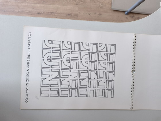 Image 1 of Eeuwigdurende kalender jaren 70, gelimiteerde oplage zeefdruk