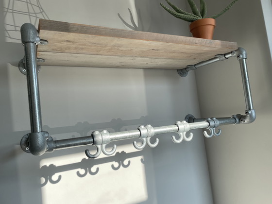 Image 1 of Porte-manteau avec étagère - style industriel