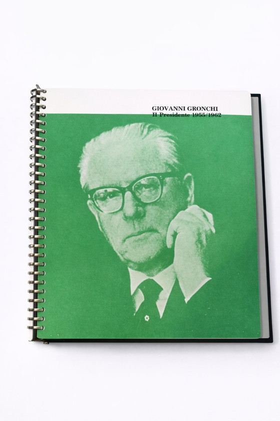 Image 1 of 2 albums de timbres Bolaffi Milord de la République italienne, 1945-1977