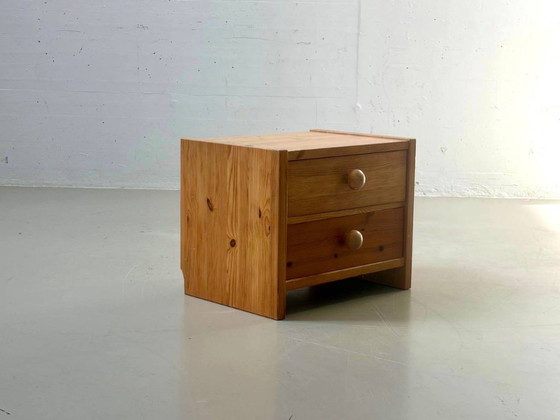 Vintage nachtkastje van grenenhout, jaren 70 – Wood (photo 3 of 13)