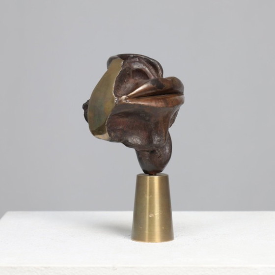 Image 1 of Mia Moreaux. Escultura de bronce «Labios» con base de latón, Bélgica, década de 1990
