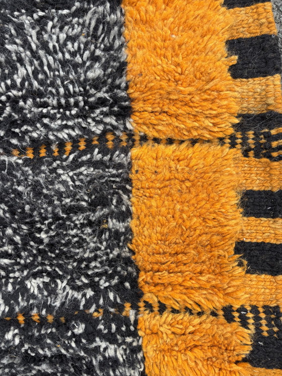 Image 1 of Black & Yellow Moroccan Mrirt Wool Rug 190x250 cm Handwoven Berber Carpet