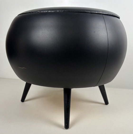 Image 1 of Vintage FM zwarte kruk met opbergruimte / naaipoef / bolpoef