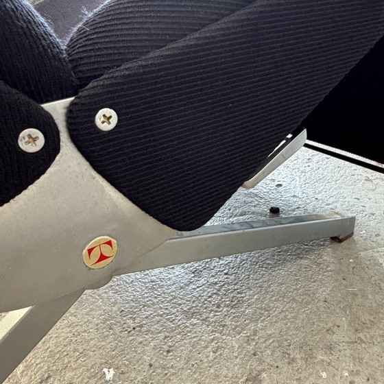 Poltrona Tecno P40 - Struttura in metallo, rivestimento nero – Poltrone, Textile (photo 13 of 13)