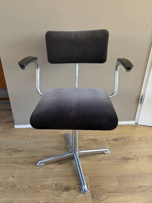 Friso Kramer Ahrend de Cirkel chaise de bureau du milieu du siècle