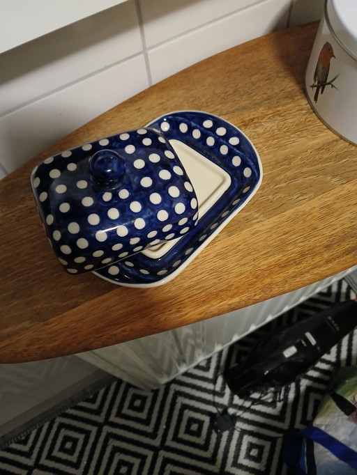 Butter dish Bunzlauer Keramik (also known as Polish Pottery), recognizable by the traditional blue and white dot pattern