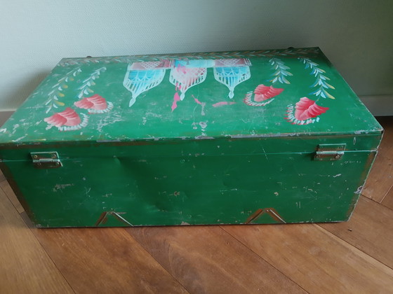 Image 1 of Unieke vintage Rajasthan handbeschilderde bruidskist reiskist van metaal 