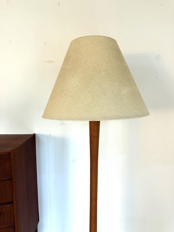 Image 1 of Lampada da terra XL vintage in teak, Dyrlund anni '70