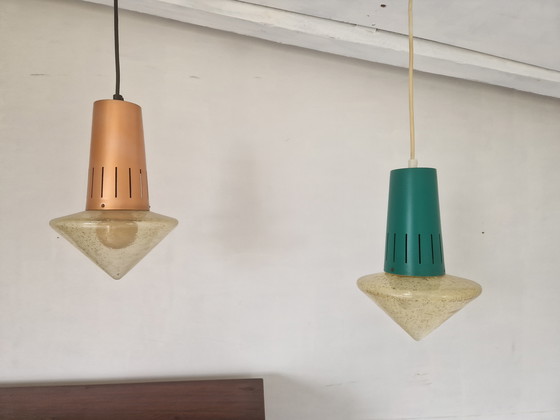 Image 1 of Deux lampes pendantes vintage de l'ère atomique