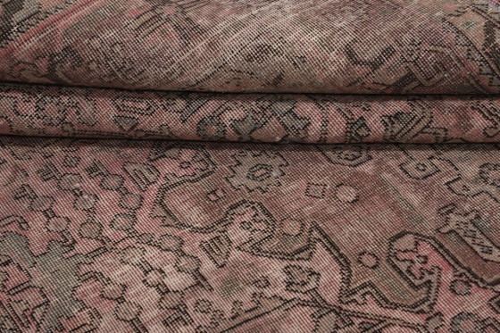 Image 1 of Hand-knotted vintage art rug 196x282