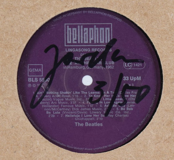 Image 1 of Oliver Jordan (1958) - Portrait de John Lennon - 2005 - Huile sur microsillon - 43 x 43 cm