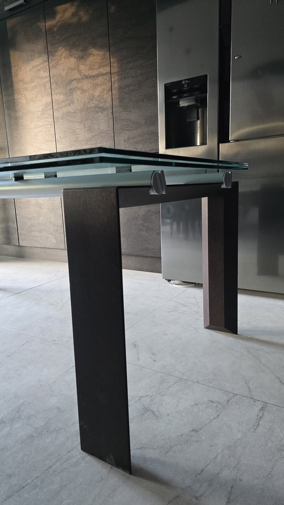 Image 1 of Tavolo da pranzo allungabile dal design vintage | Vetro, legno e metallo (circa 2000)