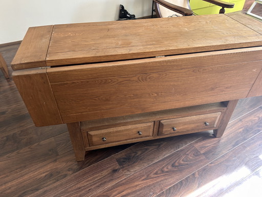 Oak table, foldable sides