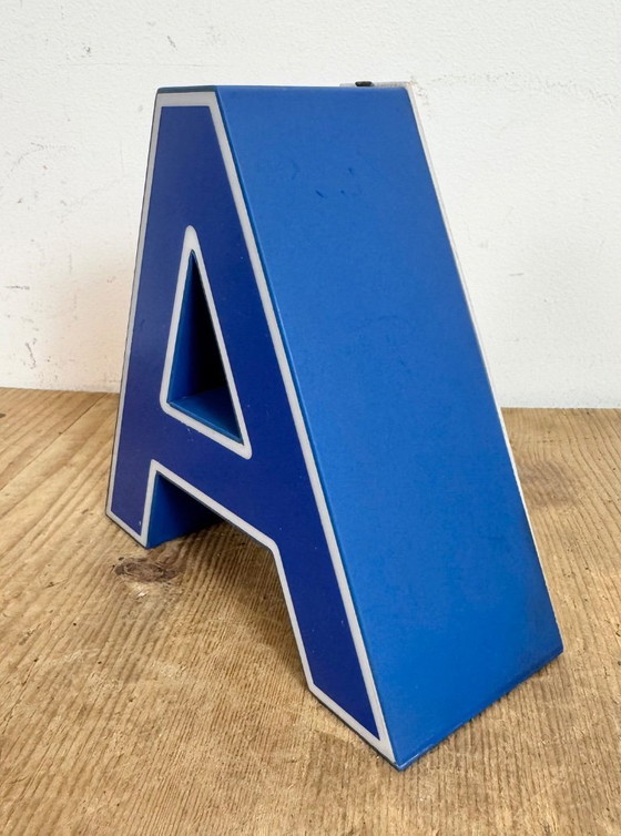 Image 1 of Lettera A illuminata in plastica blu vintage, anni '70
