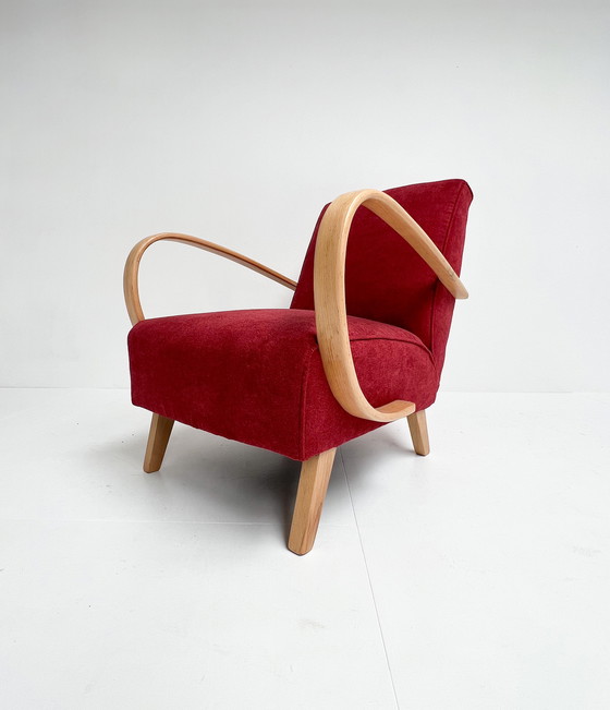 Image 1 of Fauteuil Jindrich Halabala remis à neuf, années 1950
