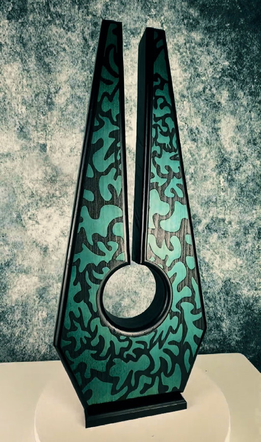 Escultura Flora elegante y hermosa de Rotan Hunt Wood