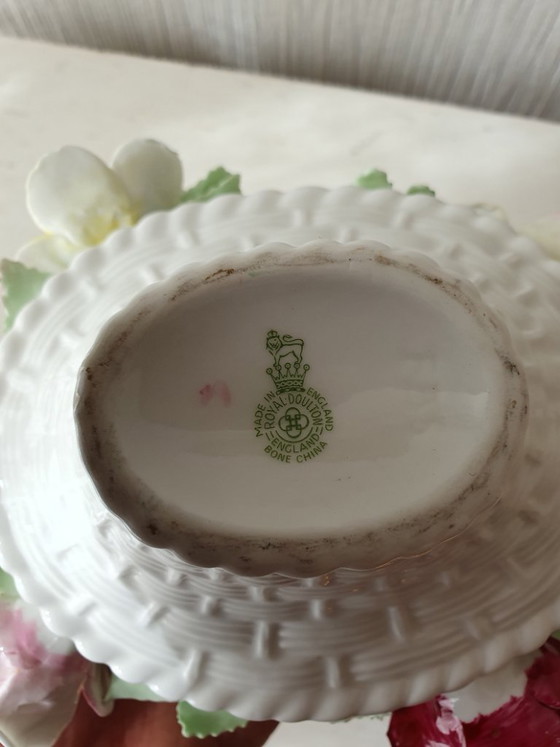Image 1 of Royal Doulton Porzellan-Blumenkorb – 17 x 13 x 11 cm