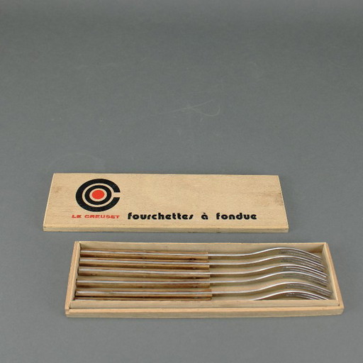 Le Creuset - wooden box with six, stainless steel 3-tooth fondue forks