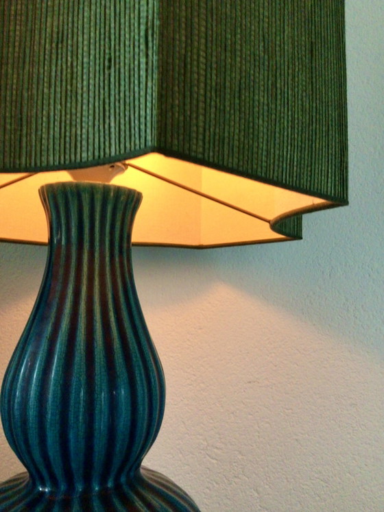 Hoge vintage tafellamp met octagonaal gevormde kap. Hoogte 90 cm – Tafellampen, Ceramic, Textile (photo 6 of 10)