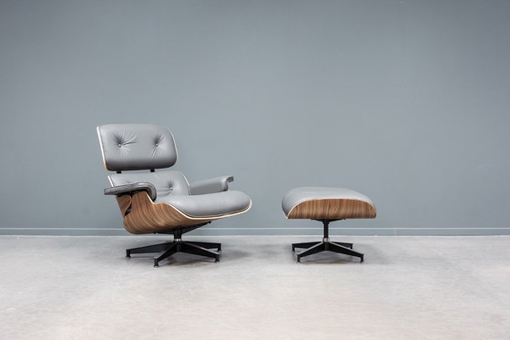Image 1 of Sillón Eames + otomana