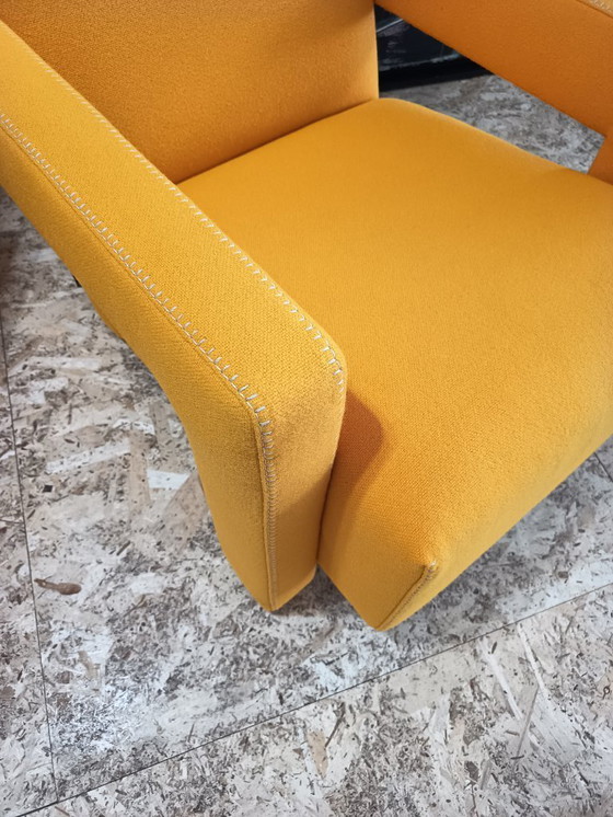 Image 1 of CASSINA 2x Poltrona 637 Utrecht 2024 (NUOVO, mai usato) in lana gialla KVDRAT € 6.600