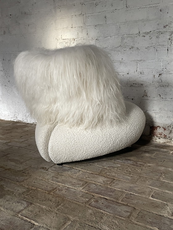 Image 1 of Pallone aus Bouclé und isländischem Schaffell