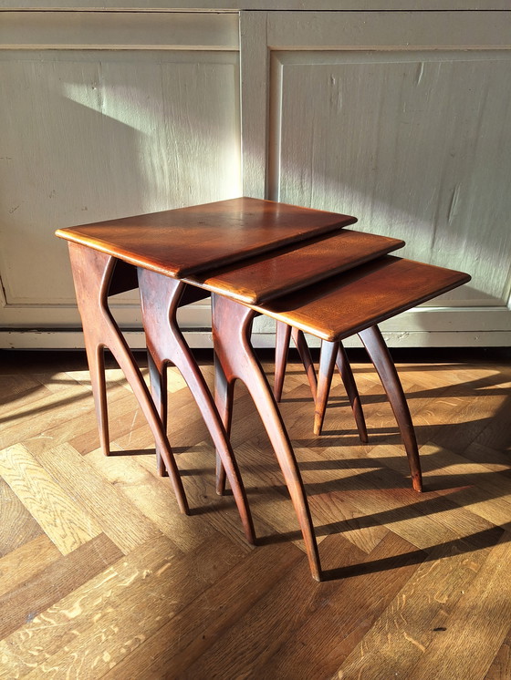 Image 1 of Tables gigognes vintage uniques