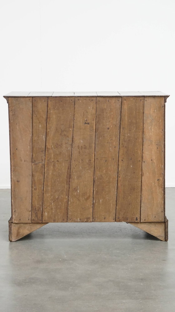 Image 1 of Englische antike Kommode aus Eiche mit Intarsien aus verschiedenen Holzarten