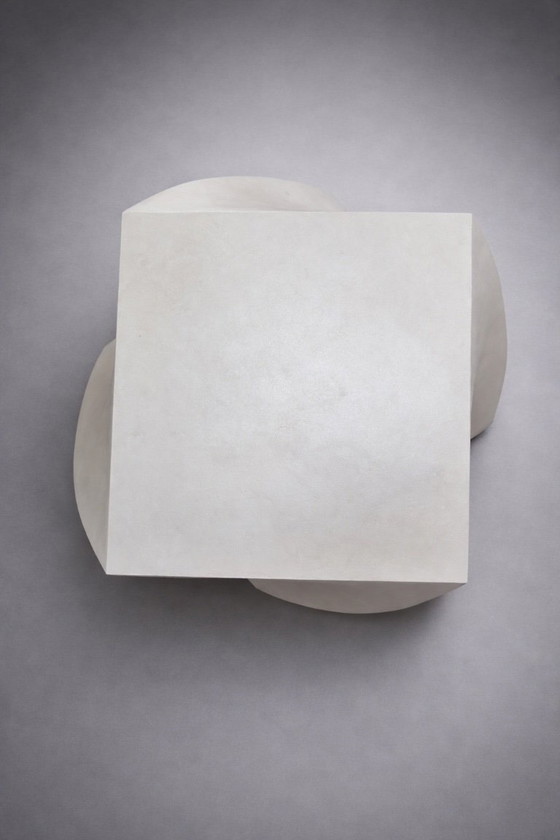 Image 1 of Salontafel "Monolith" van gewaxt beton