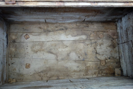 Image 1 of Antike Hochzeitstruhe aus Holz und Eisen, Indien, 19. Jahrhundert