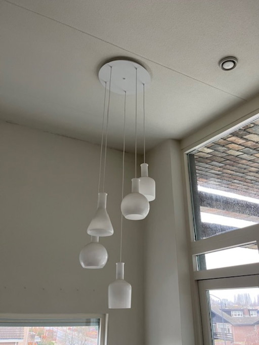 repräsentative Deckenleuchte mit 5 verschiedenen Schirmen