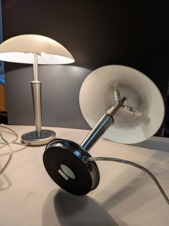 Image 1 of Set (2) bureau, tafel-, of nachtkast-lampen. Vintage design.
