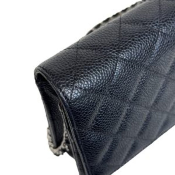 Image 1 of Portafoglio Chanel con catena in caviale