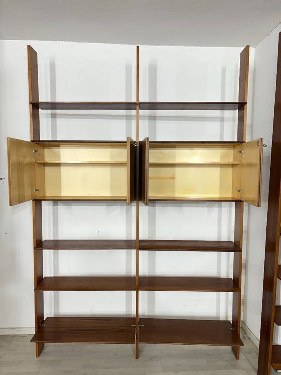 Image 1 of Estantería modular de pared de mediados de siglo de Interna-Peter Pedrides / Sistema de estanterías de teca de la década de 1960