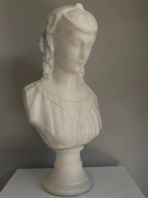 Imponente Busto de Mármol "Angelica Maria" – Luciano (56 cm)