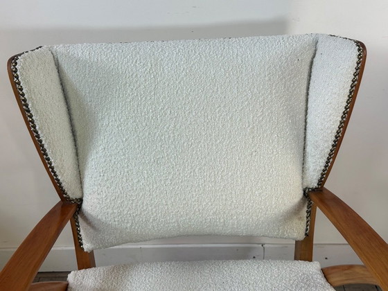 Image 1 of Sillones (par) de madera y tela bouclé, década de 1950.