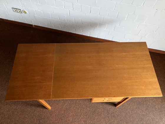 Image 1 of Scrivania svedese di metà secolo in legno di teak