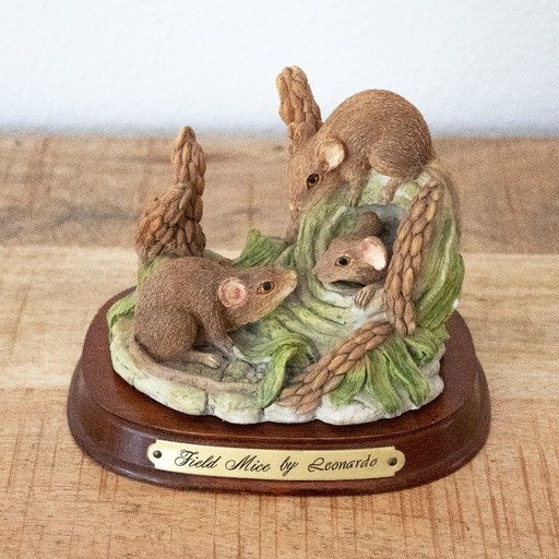 Vintage Leonardo Veldmuizen in Graan Beeldje, The Nature Studies Serie