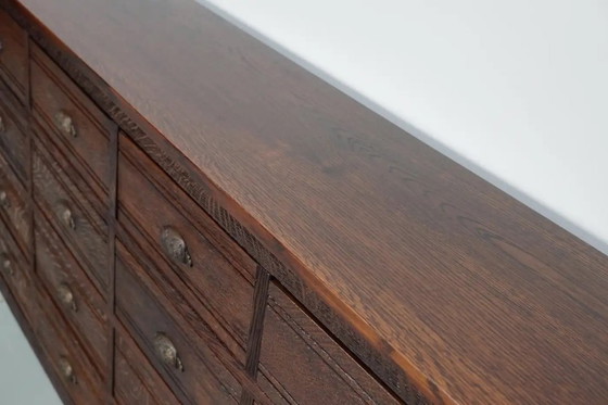 Image 1 of Französischer, restaurierter Apotheker-/Eisenwarenschrank aus Eiche, 1920er/1930er Jahre