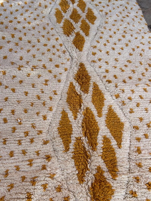 Traditioneel handgemaakt Berberkleed met kleurrijke patronen 150/250 cm – Aime Té, vloerkleden en tapijten (photo 2 of 9)