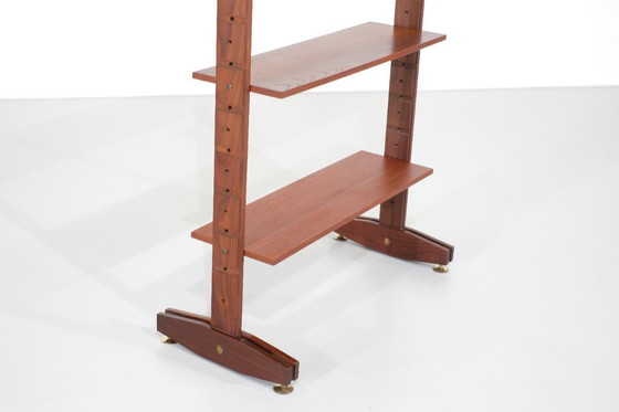 Image 1 of Italiaanse boekenplanken in teakhout - jaren 60