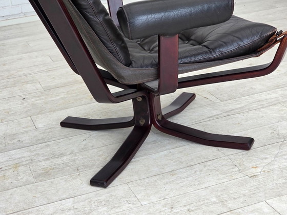 Image 1 of Jaren 70, Noors ontwerp van Sigurd Ressel, loungestoel model "Falcon".