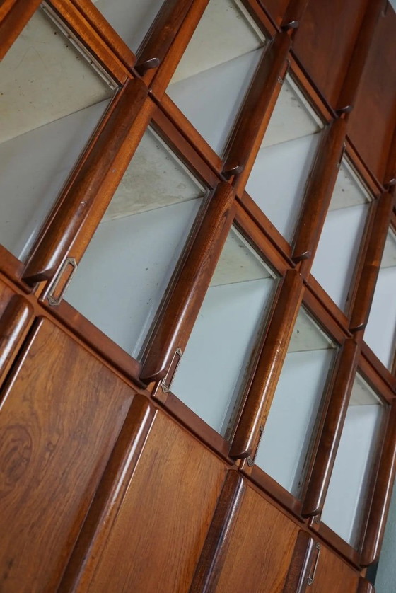 Image 1 of Gran armario de mercería antiguo holandés de madera noble, década de 1930