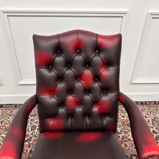 Sedia da ufficio Chesterfield classica inglese rosso Oxblood – Sedie da ufficio, Leather, Wood (photo 5 of 7)